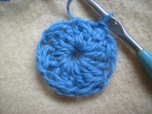 Вязание цветка для украшений изделий своими руками