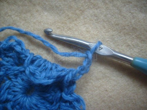 Вязание цветка для украшений изделий своими руками