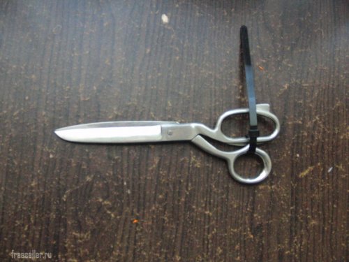 Надёжный замок из пластиковых хомутов хомутов от детей