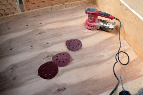 Строю полы в караване