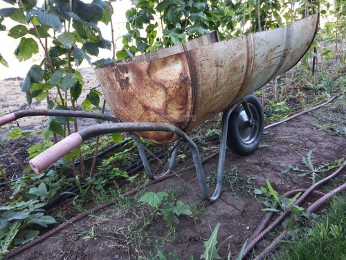 Тачка из бочки своими руками