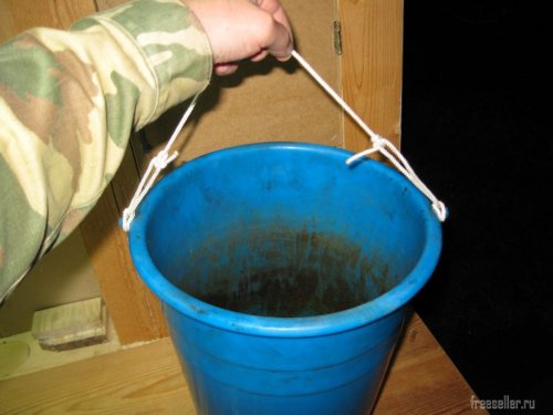 Ручка для пластикового ведра на скорую руку