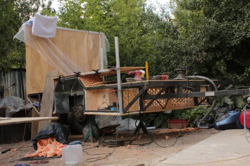 Стены каравана поставлены (материалы, технология).