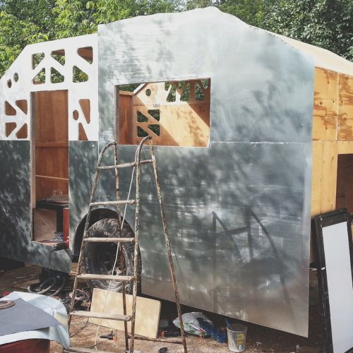 Стены каравана поставлены (материалы, технология).