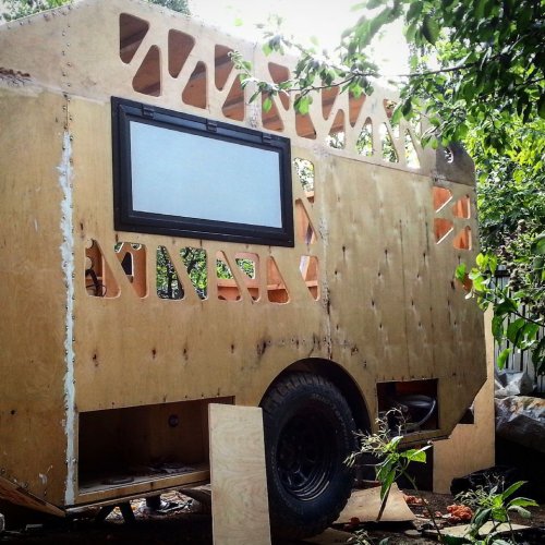 Стены каравана поставлены (материалы, технология).