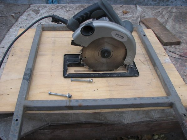 Столик для дисковой пилы своими руками