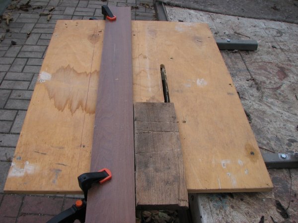 Простой самодельный столик для дисковой пилы