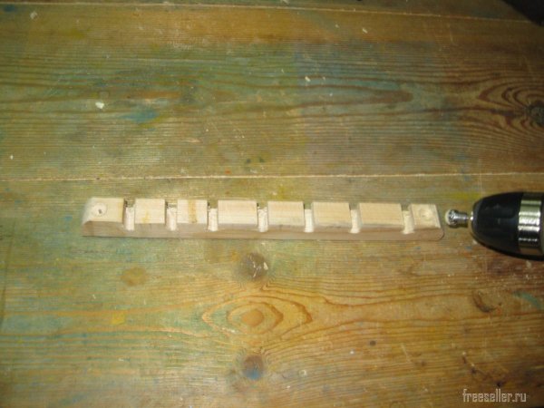 Самодельный держатель для перовых сверел