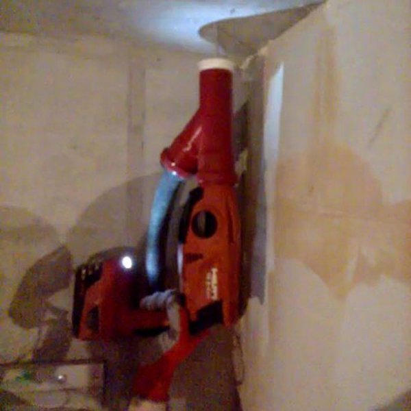 Сверление без пыли при помощи самодельной насадки для перфоратора