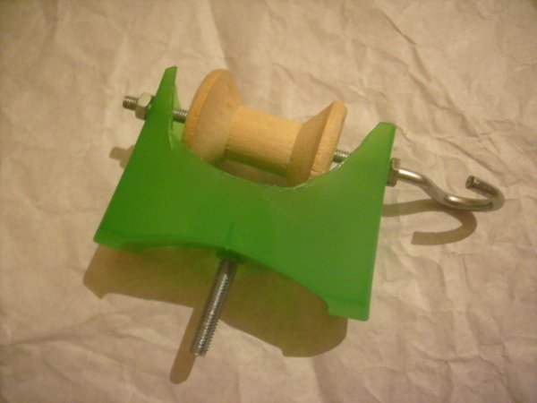 Мебельное колесико своими руками из всякой всячины.