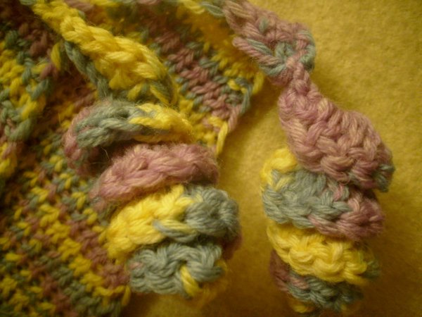 Вяжем своими руками детский шарфик с кудряшками