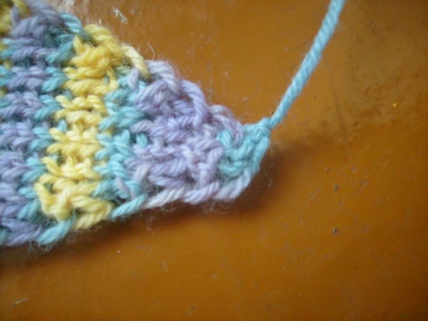 Вяжем своими руками детский шарфик с кудряшками