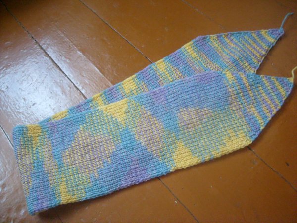 Вяжем своими руками детский шарфик с кудряшками