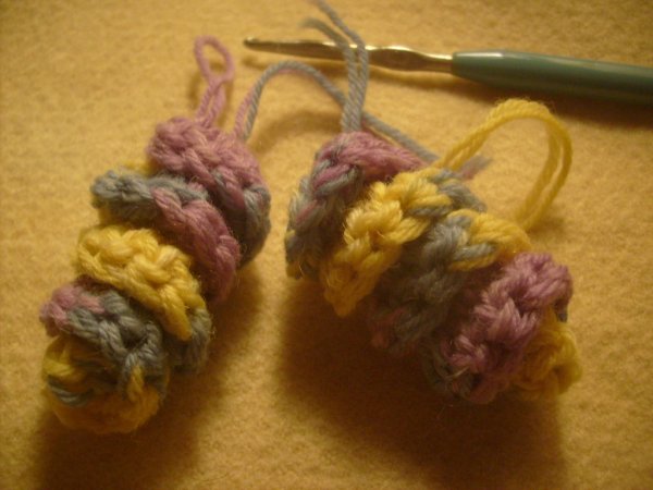 Вяжем своими руками детский шарфик с кудряшками