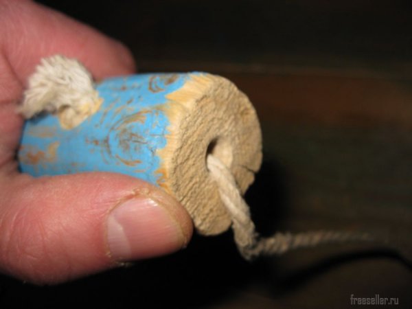 Приспособление в виде цепа для выбивания половиков