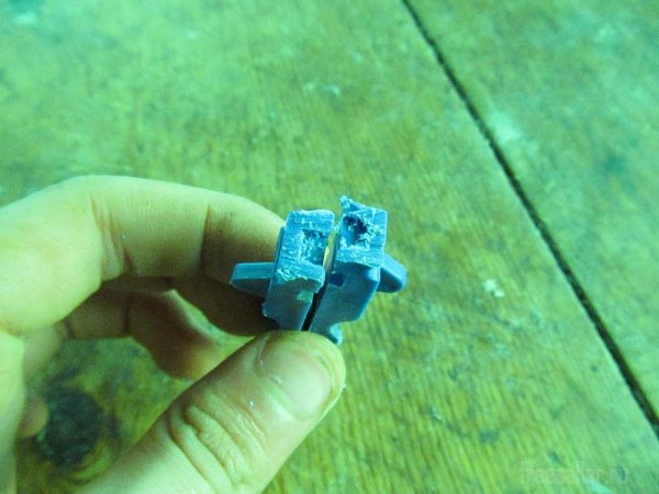 Изготовление мини струбцины из прищепки своими руками