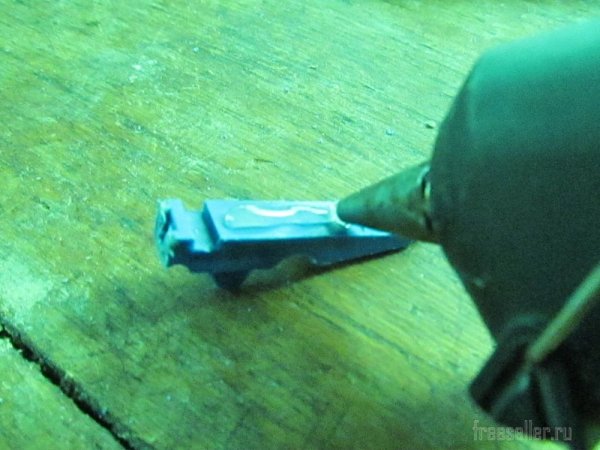 Изготовление мини струбцины из прищепки своими руками