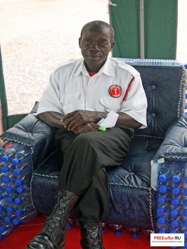 Мебель из пластиковых бутылок