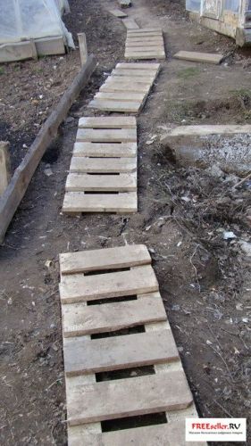 ?Как сделать дорожки решетки для защиты от грязи на дачном участке