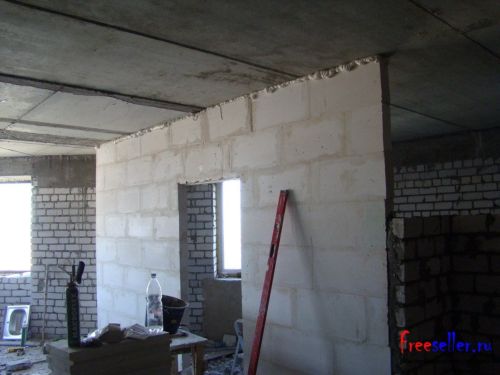 Как сделать перегородку из гребнеобразных плит своими руками.