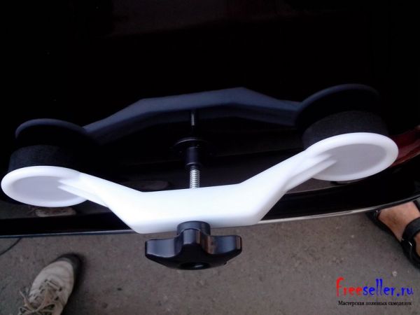 Удаление вмятин на автомобиле без покраски с помощью прибора Pops a Dent.