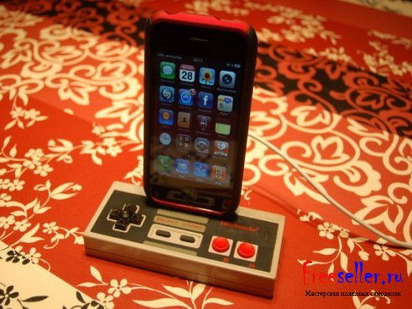 Док станция для Iphone из джойстика
