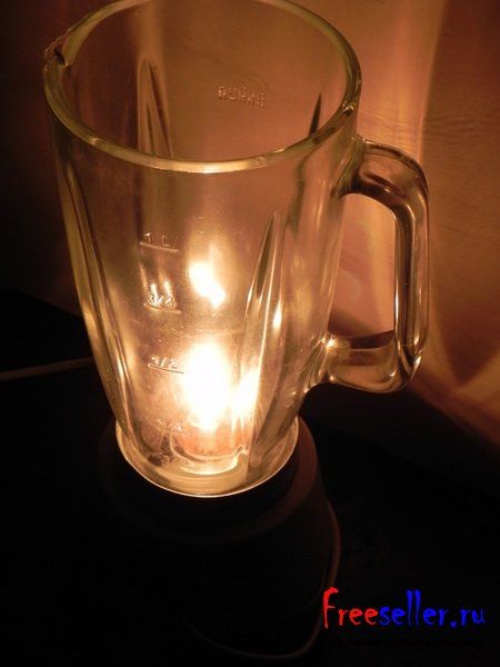 Самодельная настольная лампа из старого неработающего блендера.