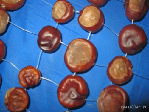 Изготовление массажного коврика для ног из каштанов