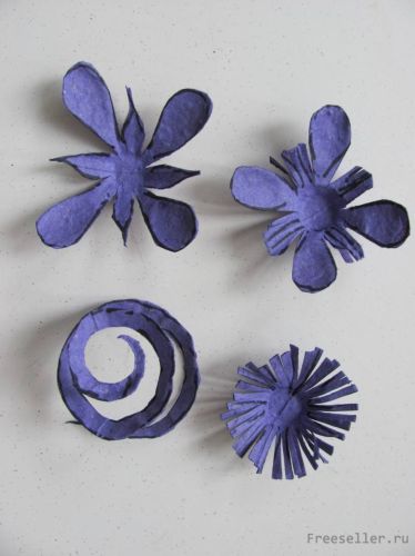 Цветы из кассет для яиц