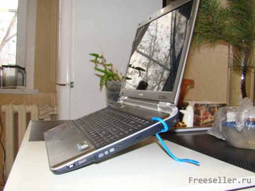 Самодельная подставка для ноутбука из провода