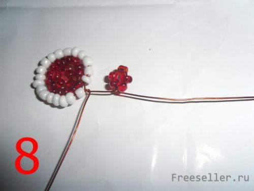 Плетение фиалки из бисера