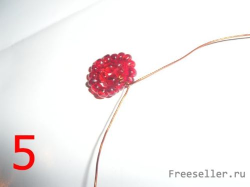 Плетение фиалки из бисера
