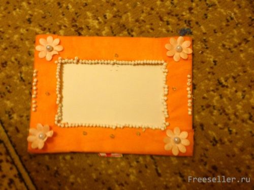 Делаем фоторамку из ненужных мелочей