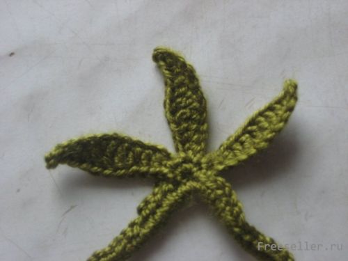 Вязанная заколка Цветок