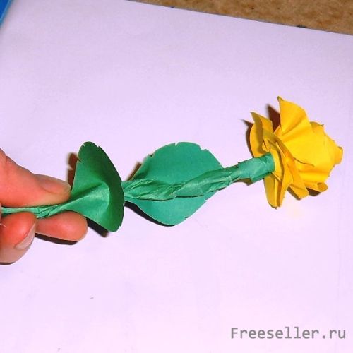 Делаем розы из бумаги своими руками