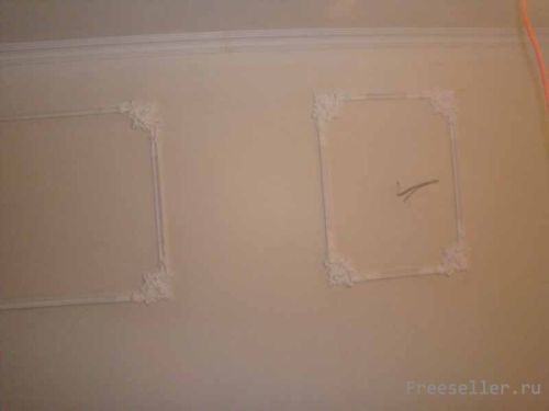 Клеим полиуретановую лепнину на стену