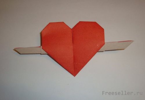 Сердце с крыльями в технике Оригами