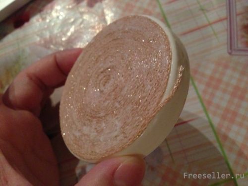 Декорирование баночки с помощью ниток и кружева