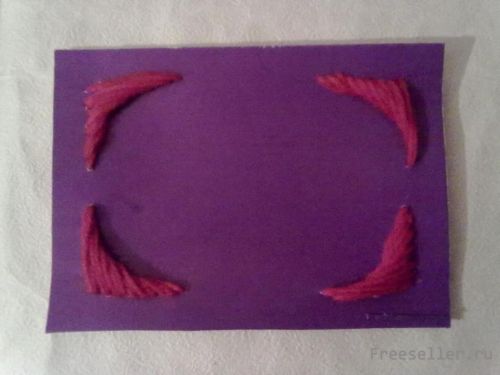 Фоторамка из картона и ниток своими руками