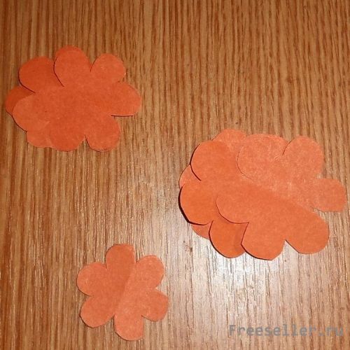 Делаем цветок из бумаги