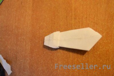 Изготовление рубашки с галстуком из бумаги