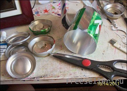 Как сделать своими руками цветы из алюминиевых банок.