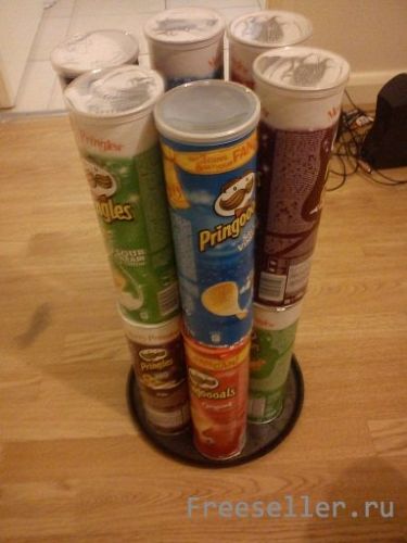 Кофейный столик из банок от чипсов Принглс - изготовление