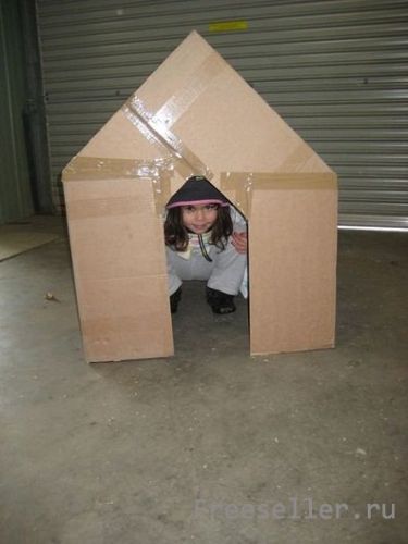 Как сделать своими руками домик для детей из картонной коробки.