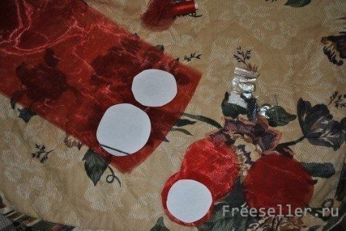 Как сделать на футболке объемные цветы своими руками.