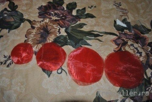 Как сделать на футболке объемные цветы своими руками.