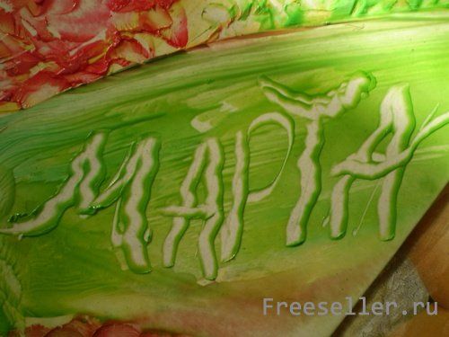 Делаем поздравительную открытка к 8 марта, рисуя ее утюгом.