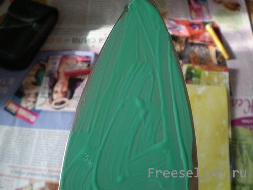 Делаем поздравительную открытка к 8 марта, рисуя ее утюгом.