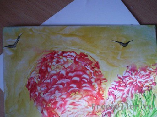 Делаем поздравительную открытка к 8 марта, рисуя ее утюгом.