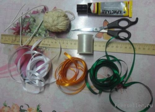 Делаем змею из атласных лент